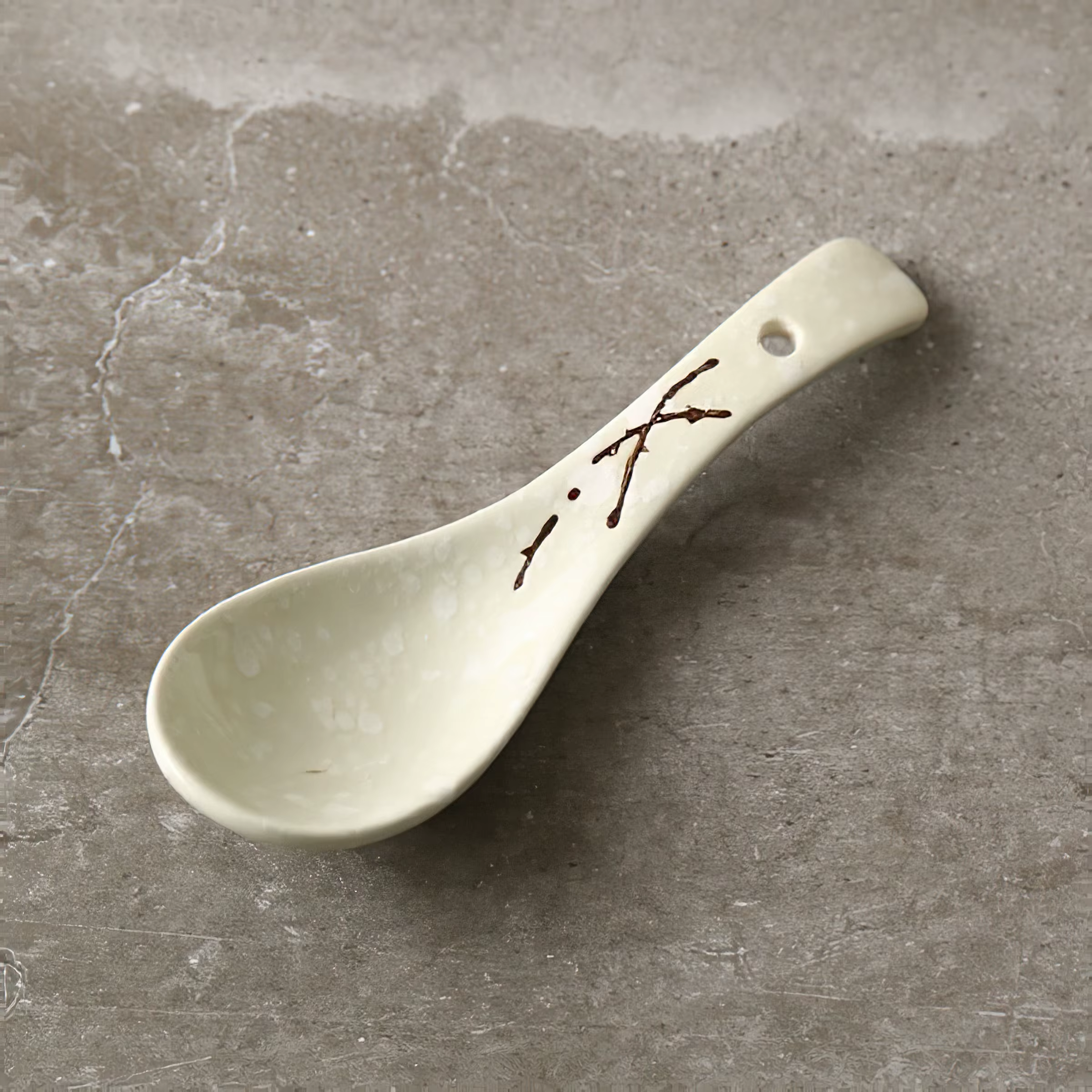 Ensemble de vaisselle en porcelaine fine (Bone China) avec cuillère, louche et ustensile de service 