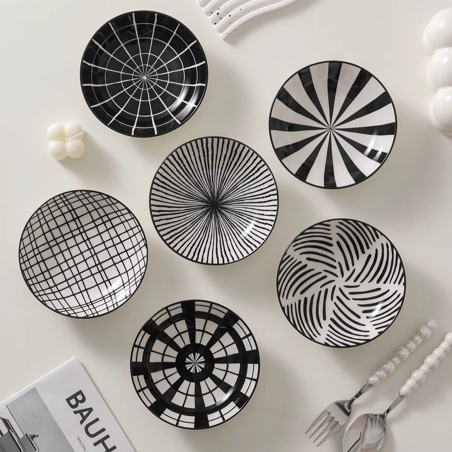 Lot de 6 plats à trempette en céramique style Hepburn, 5,6 pouces, assiettes à apéritif noires et bl