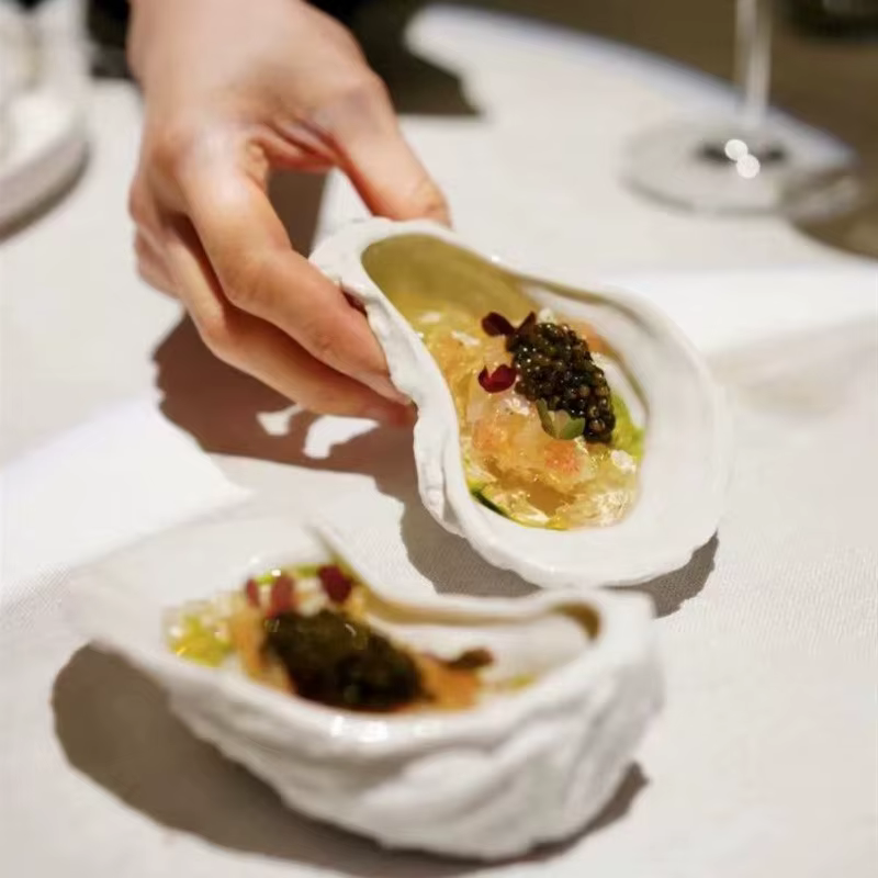 Assiette de Gastronomie Moléculaire pour Restaurant, Barrage, Coquille d'Oyster, Caviar, pio d'Appoi