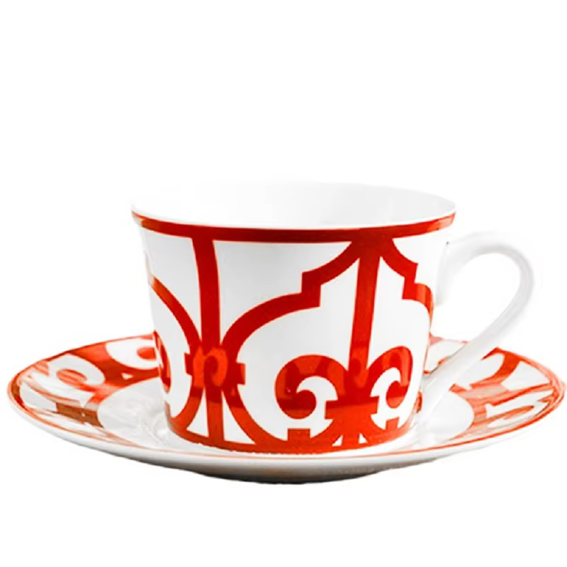 Tasse à café et assiette en porcelaine de cour, tasse de thé de l'après-midi de luxe, tasses et souc
