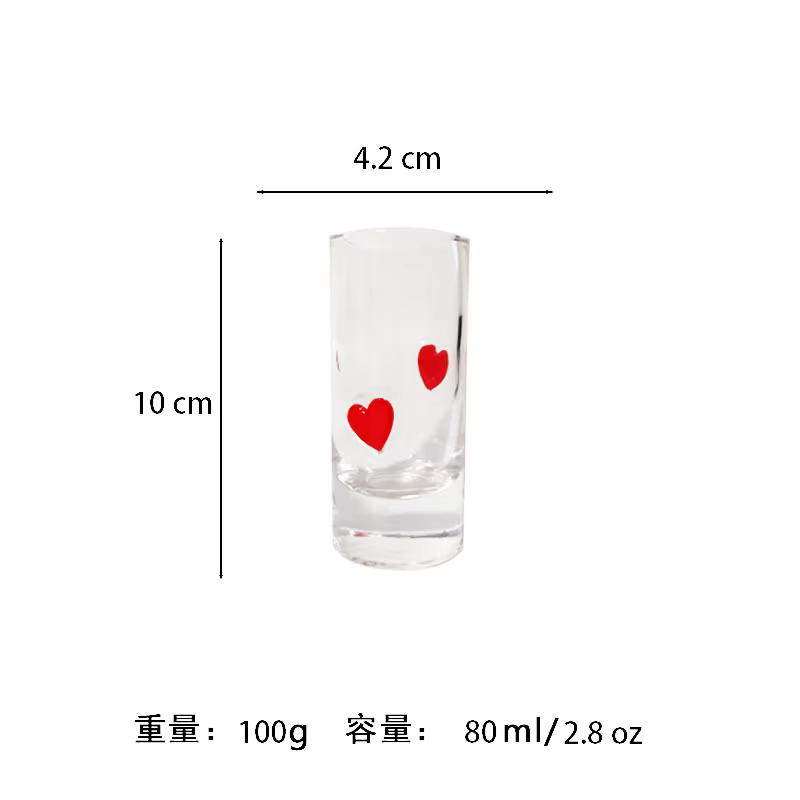 Verre à motif papillon en relief dessiné à la main pour thé au lait, boissons froides, jus et eau