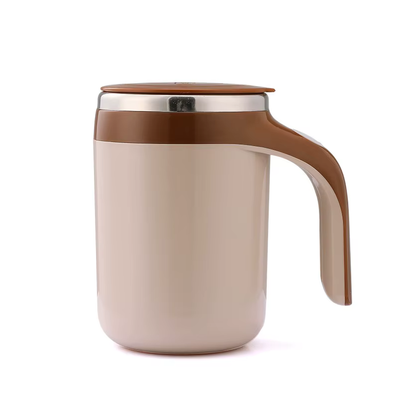 La nouvelle tasse mélangeuse entièrement automatique est pratique, rechargeable, garde au chaud et s