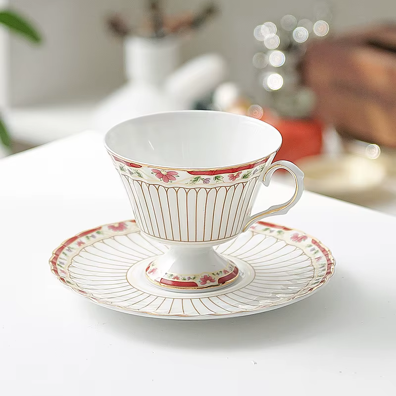 Tasse et soucoupe en céramique à cœur rayé plaqué or classique, table à manger, tasse à café, tasses
