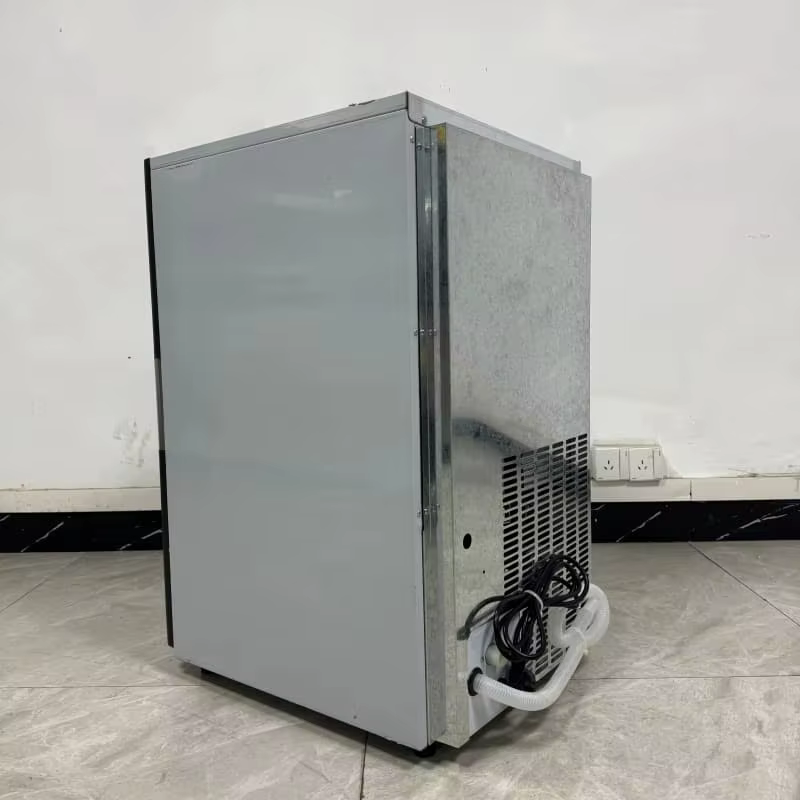 Machine à glaçons cubiques automatique commerciale personnalisée 75 kg/24h avec bac de 50 kg pour ba