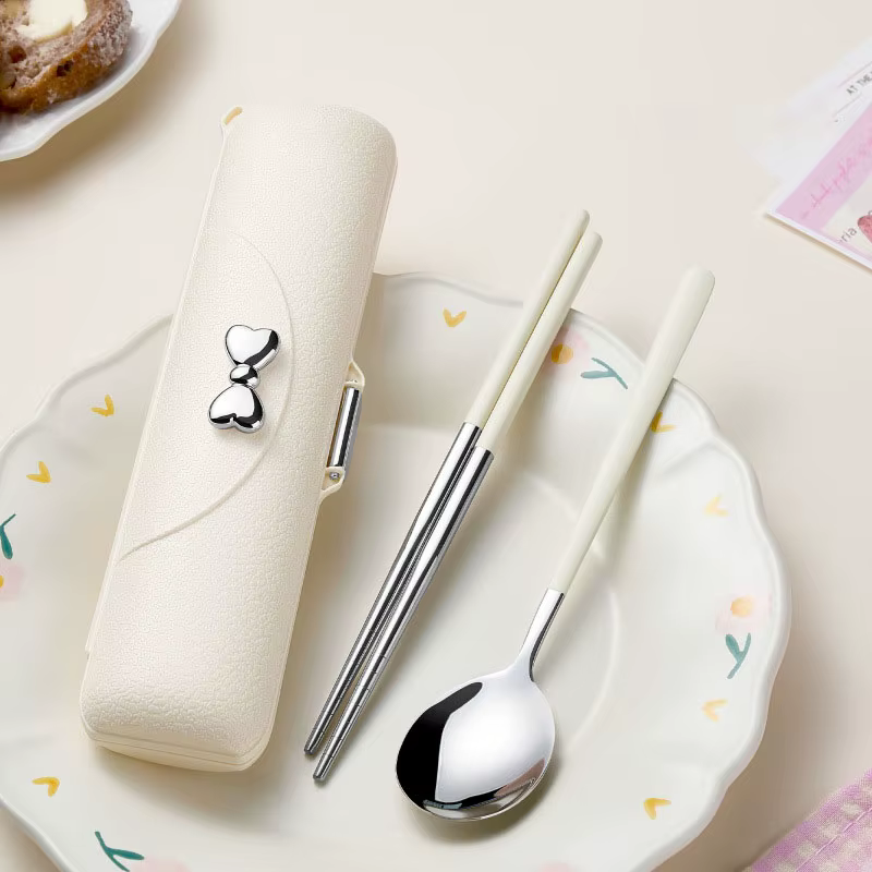Ensemble de couverts en acier inoxydable 2 pièces avec boîte de rangement pour cuillères et baguette