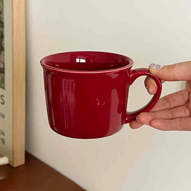 Tasse à café en céramique rétro simple, tasse rouge, lait de petit déjeuner, démontrent d'avoine, ca