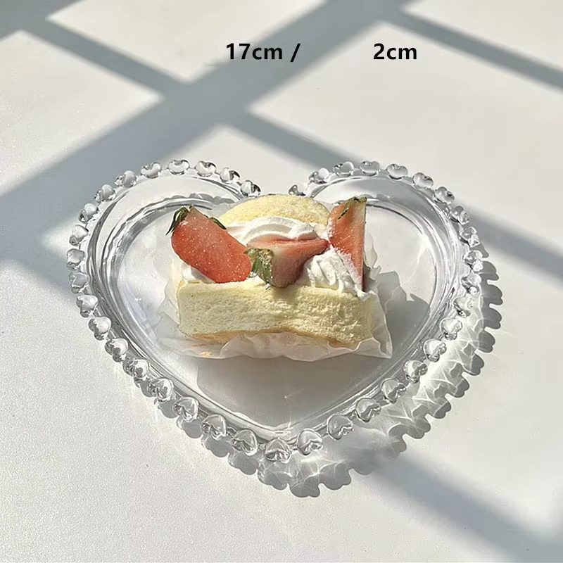 Assiette en verre de fruits d'amour en forme de coeur rétro, assiette à dessert transparente pour le