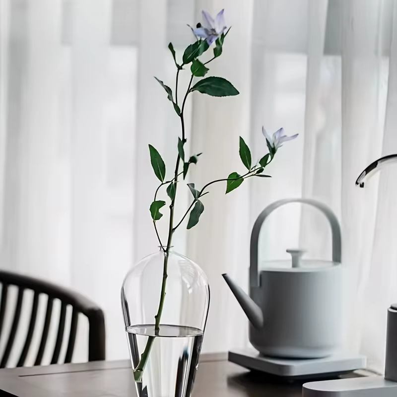 Vases à bourgeons en verre contemporains