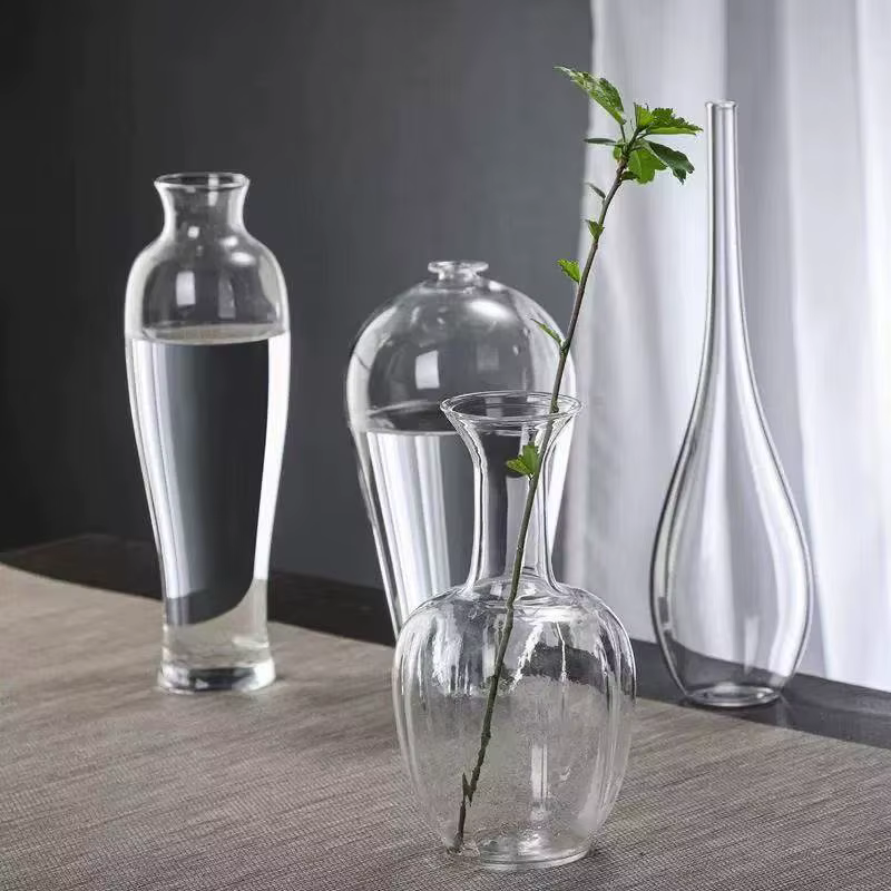 Vases à bourgeons en verre contemporains