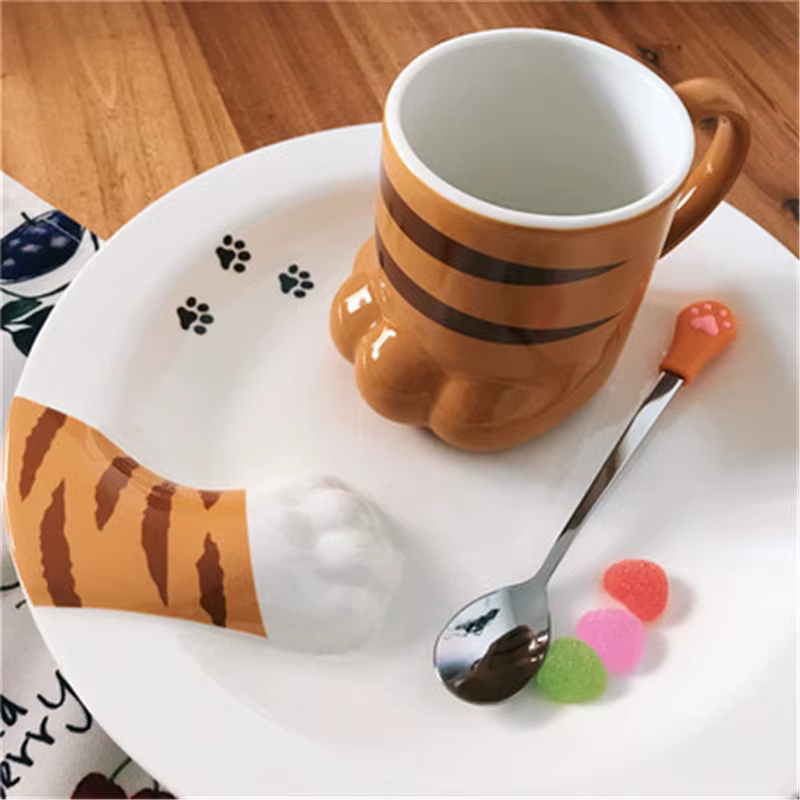Tasse en porcelaine créative avec pattes de chat et de tigre