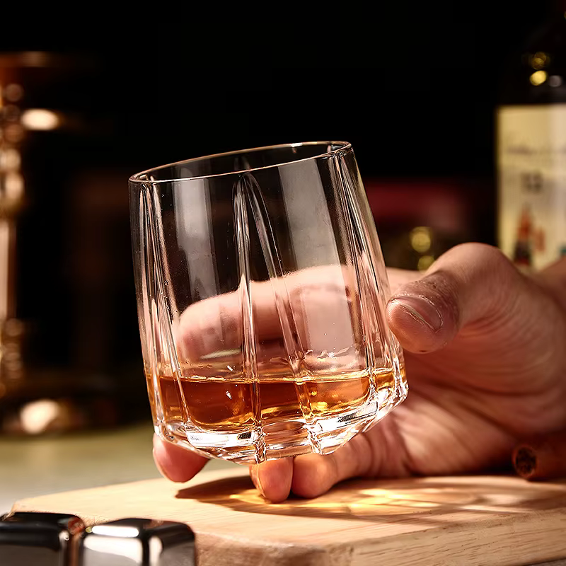Verres à whisky à l'ancienne pour les amateurs de scotch