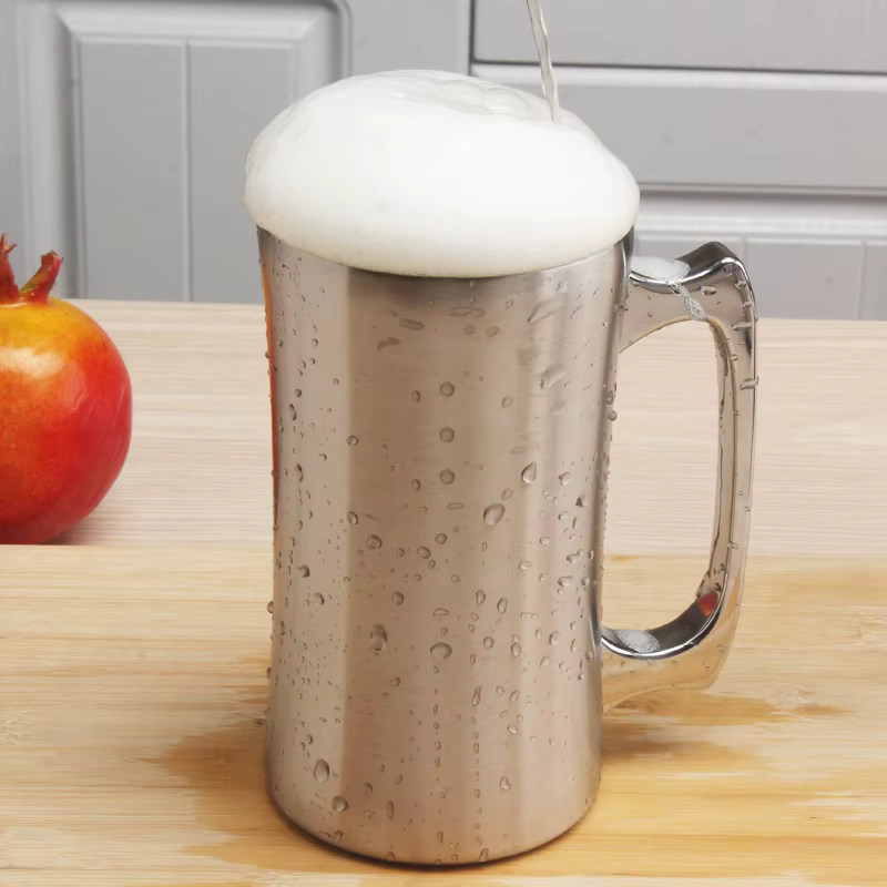 Tasse isotherme en acier inoxydable avec couvercle