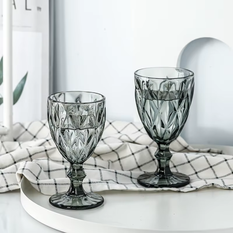 Gobelet de couleur vintage