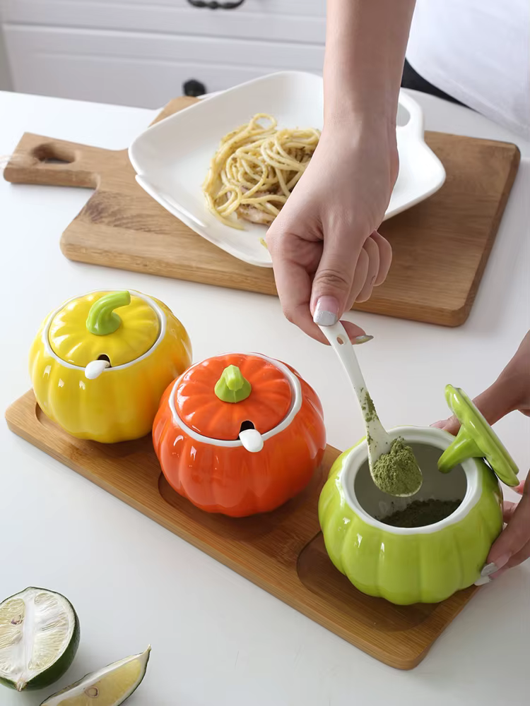 Ensemble de pots d'assaisonnement en céramique de Aliments avec cuillère