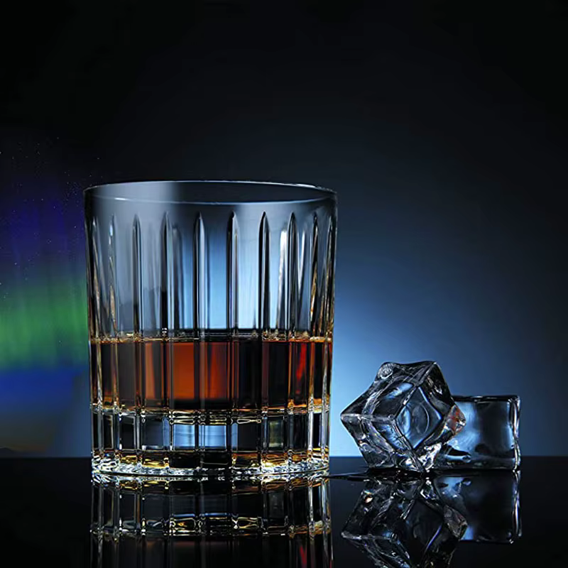 Verre à whisky rotatif