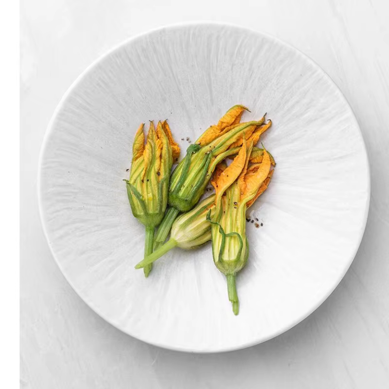 Assiette Profonde Créative avec Chapeau Blanc