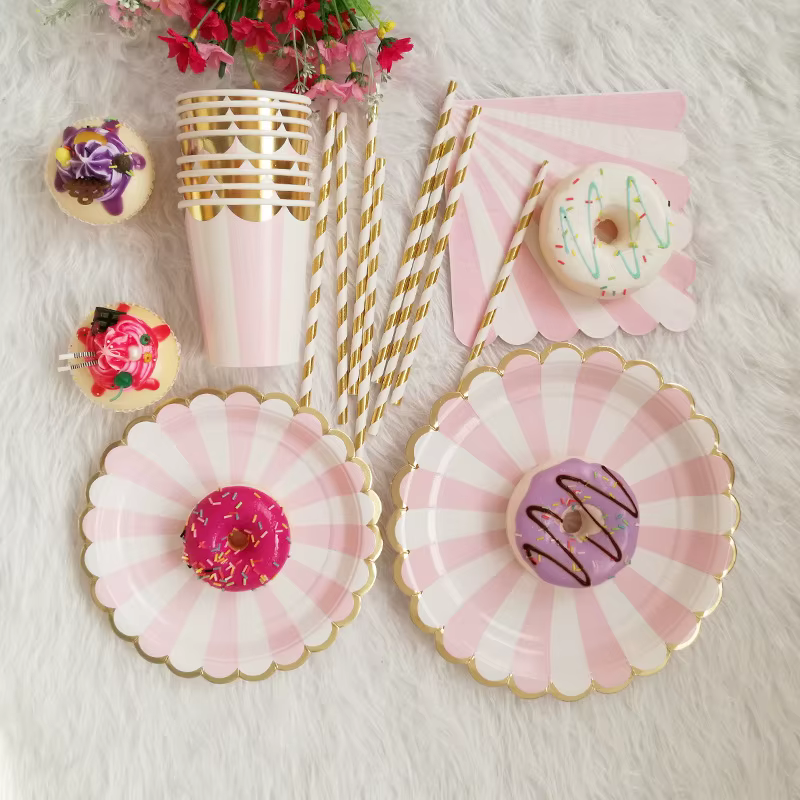 Assiettes à rayures roses