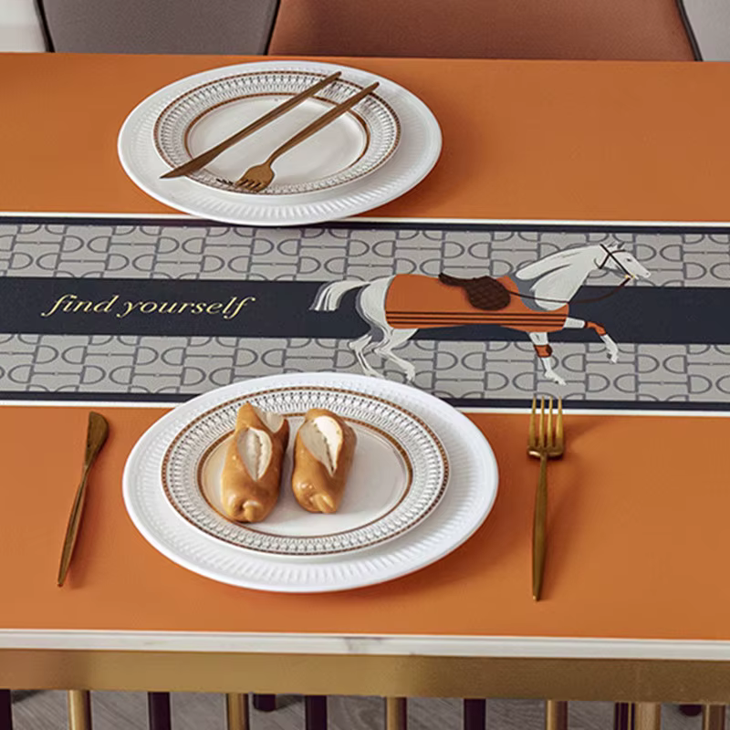 Set de 2 sets de table en forme de cheval