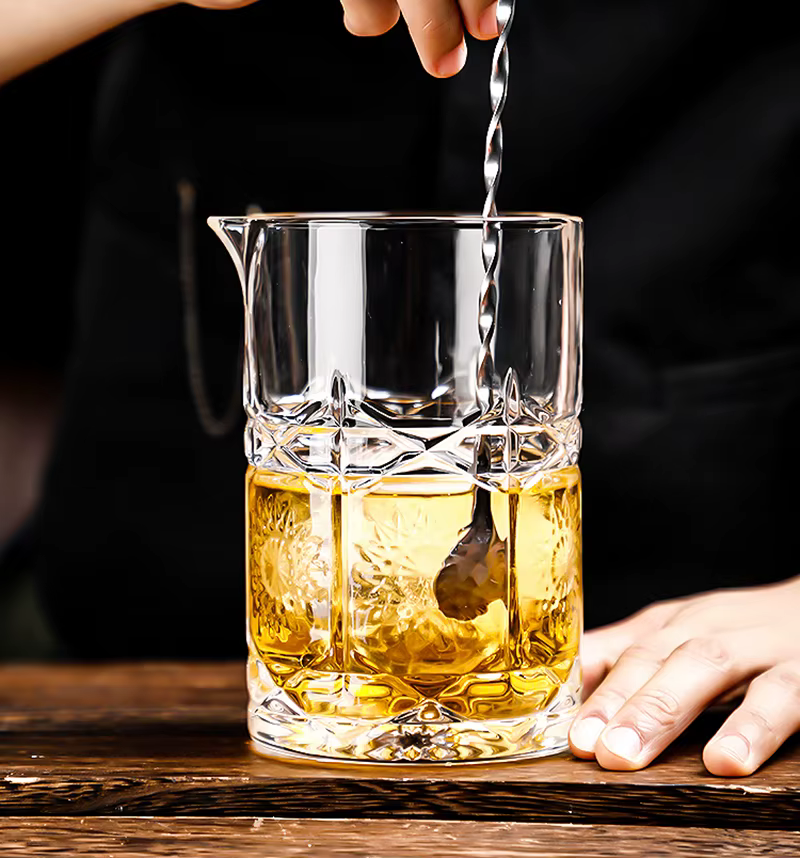 Verre à mélanger les cocktails