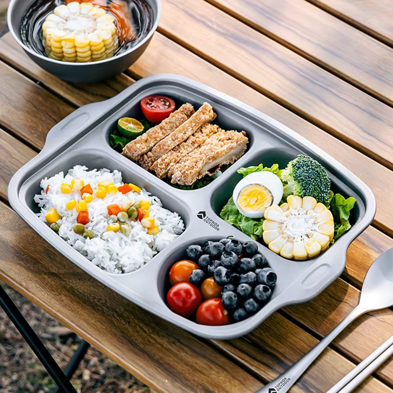 Assiette divisée en titane avec 4 compartiments