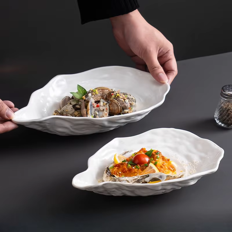 Assiette en céramique moderne en forme d'huître