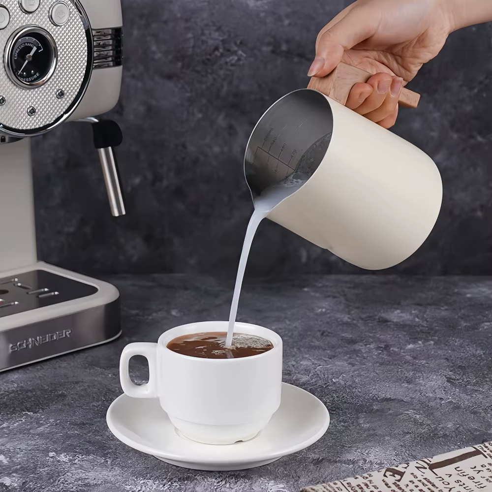 Pichet à mousse de lait et de café