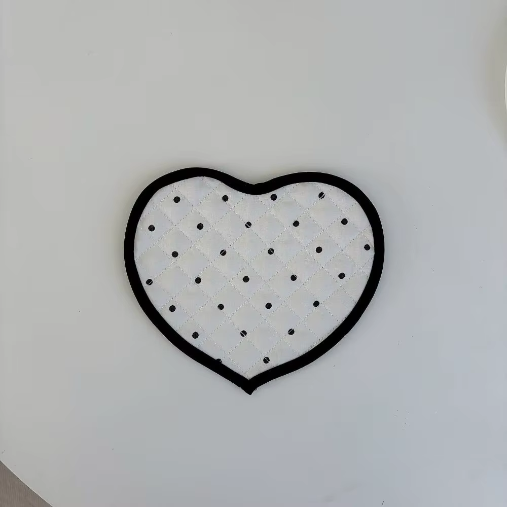 Napperons français en forme de cœur à pois