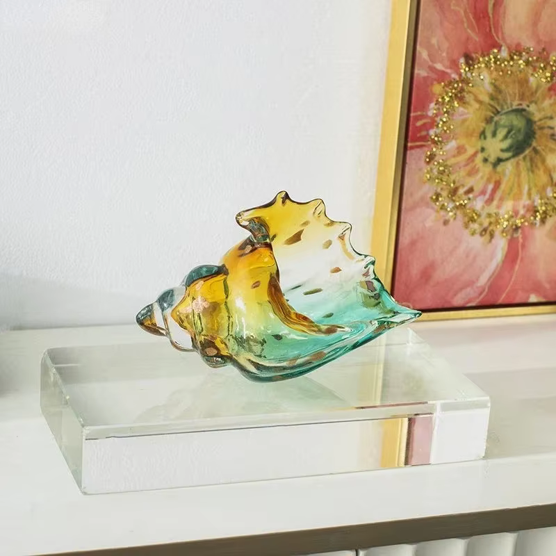 Statue de coquille colorée en verre Transparent