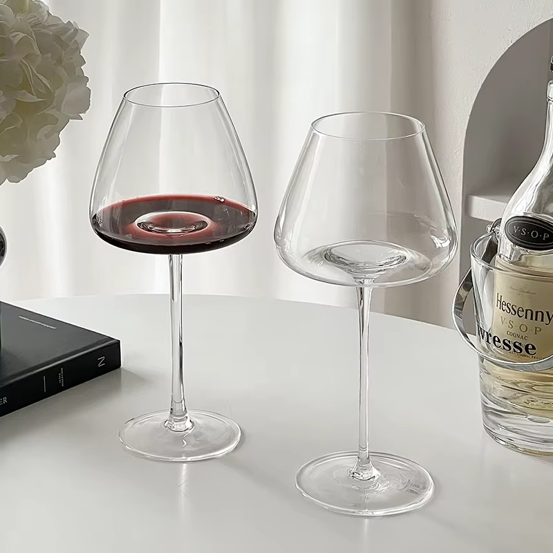 Verre à vin rouge bordeaux à gros pales de style européen