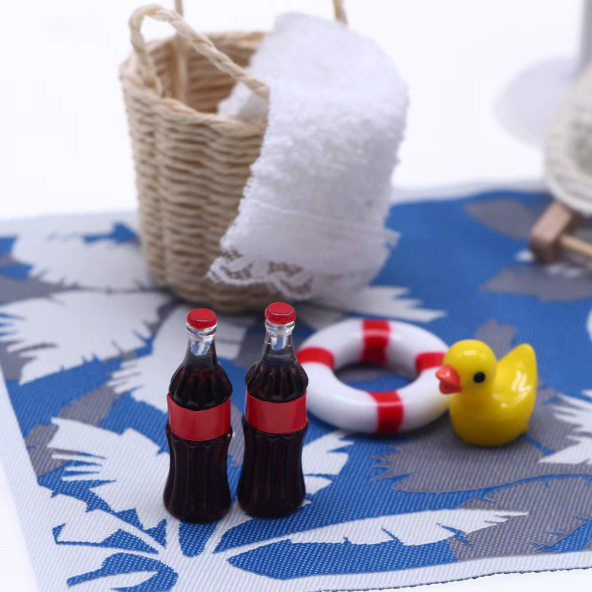 Ensemble de scène de plage miniature pour maison de poupée 1:12, chaise longue et parasol, accessoires de simulation pour diorama et décoration de micro-paysage