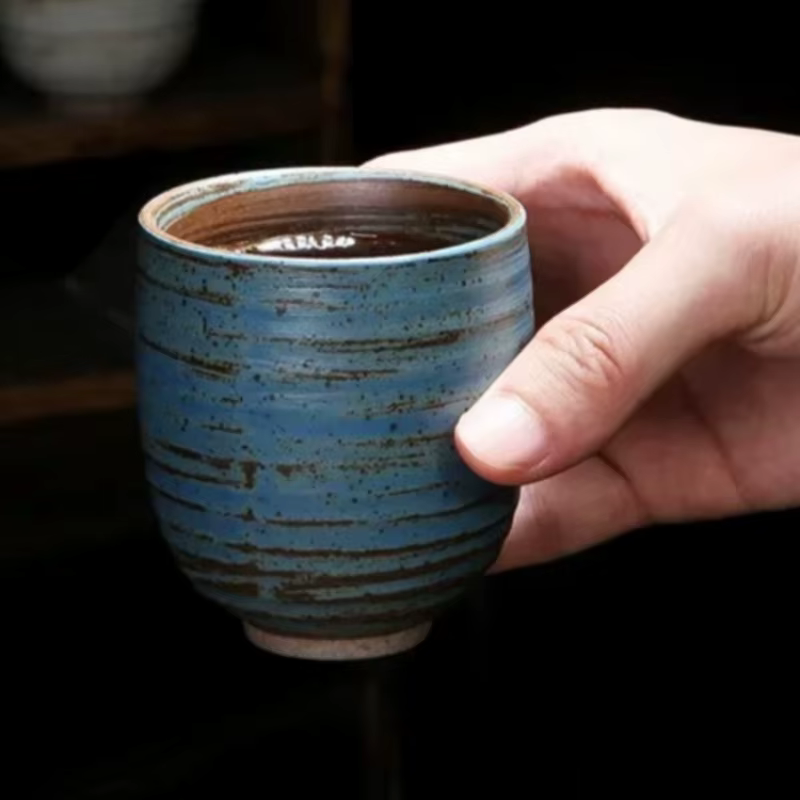 Tasse à thé japonaise en poterie grossière