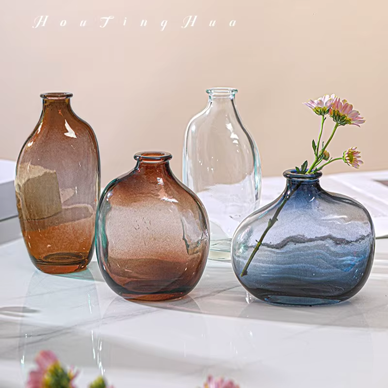 Vase en verre rétro marron