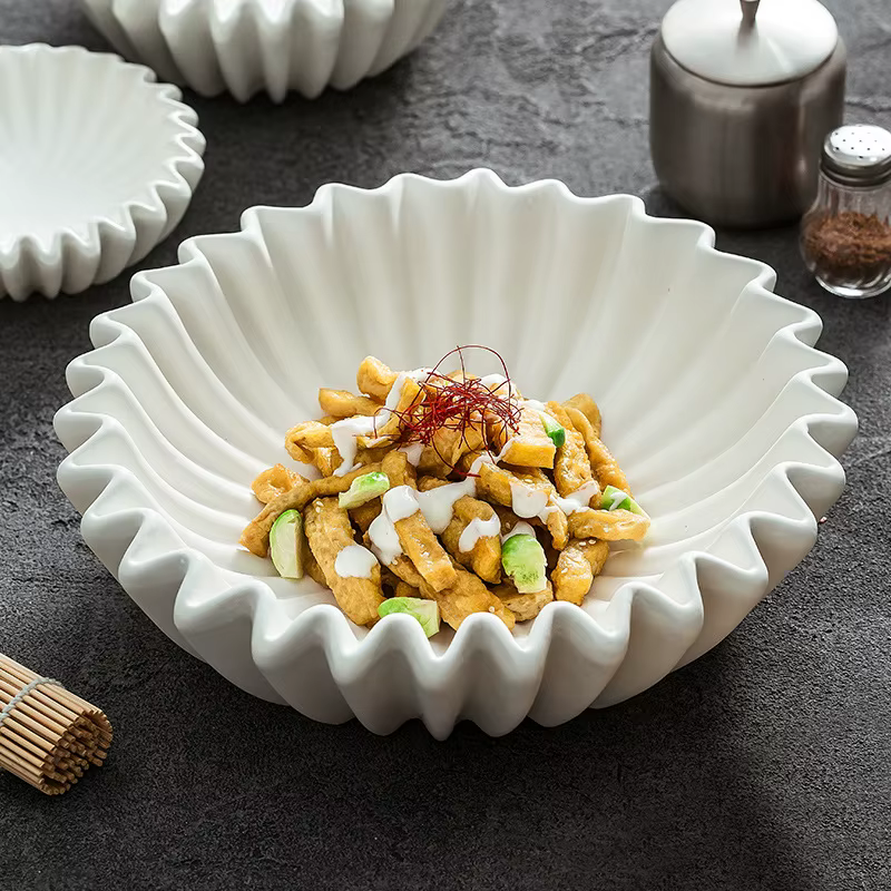 Assiette isolante en forme de feuille de lotus double couche en céramique blanche