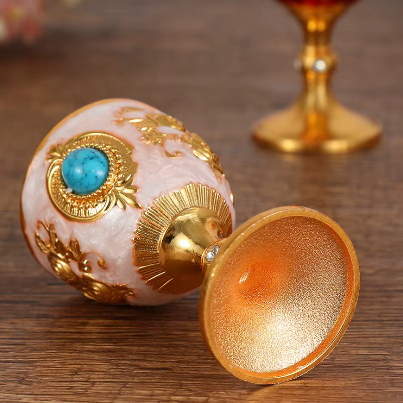 Verre à vin vintage européen