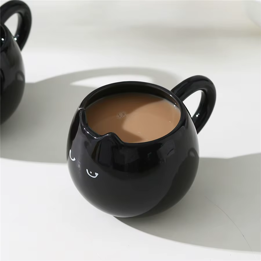 Tasse à café chaton noir