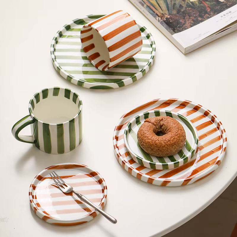 Tasse à café en céramique à rayures européennes