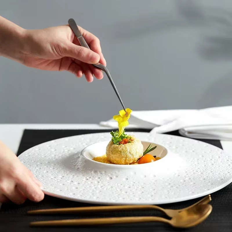 Assiette alimentaire occidentale créative blanche