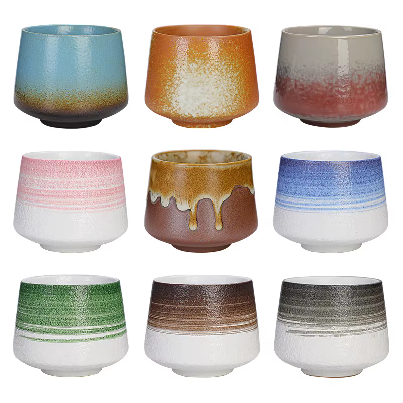 Tasses à thé colorées rétro