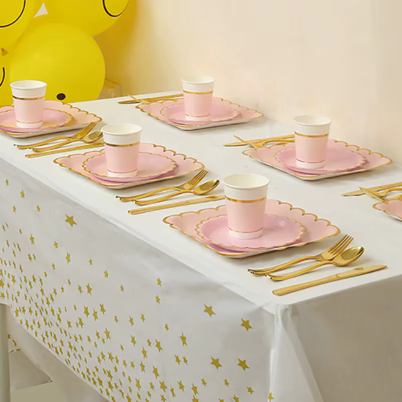 Assiettes de fête jetables colorées