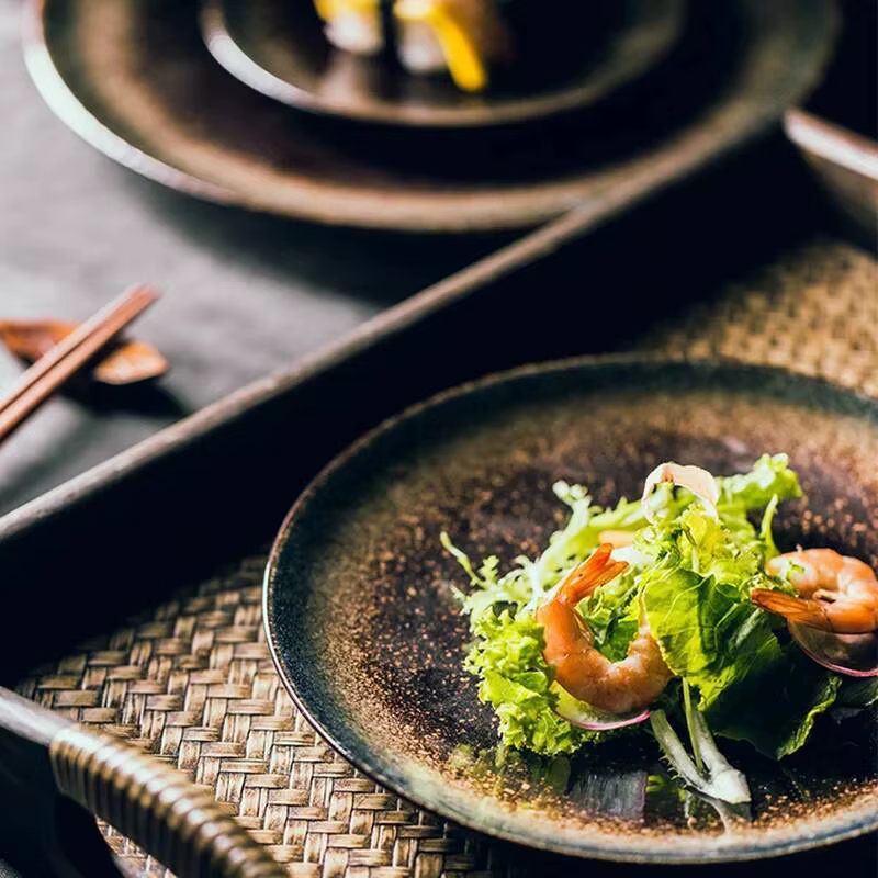 Assiette de service japonaise en céramique