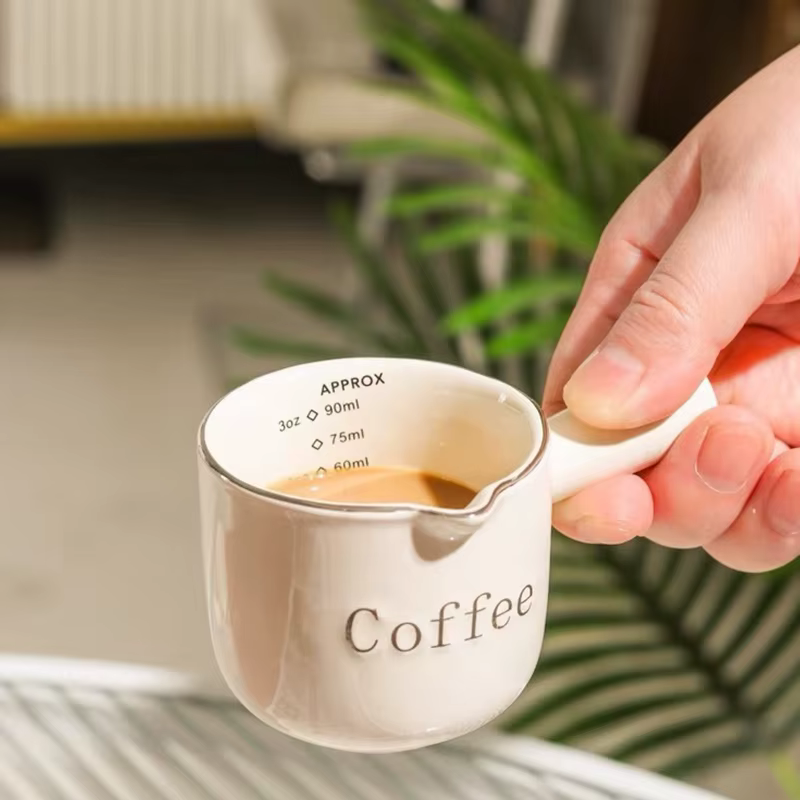 Tasse à mesurer à café en céramique