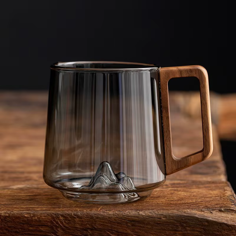 Tasse monocouche en verre et bois