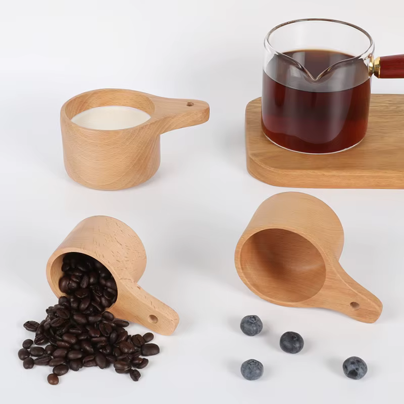 Cuillère de cuisson en hêtre