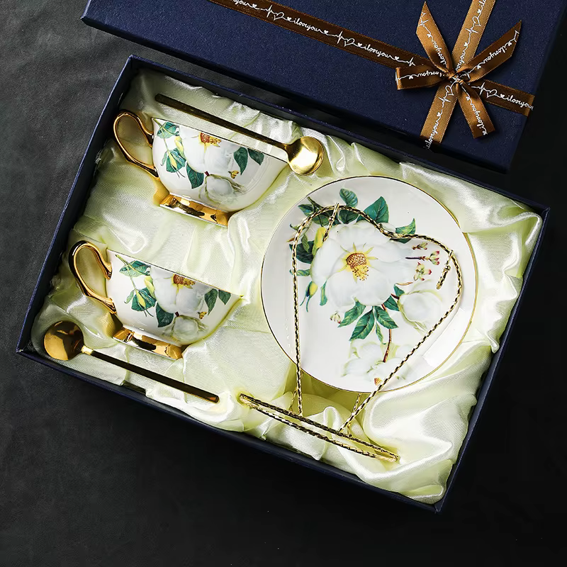 Tasse à café en porcelaine dorée Sophia