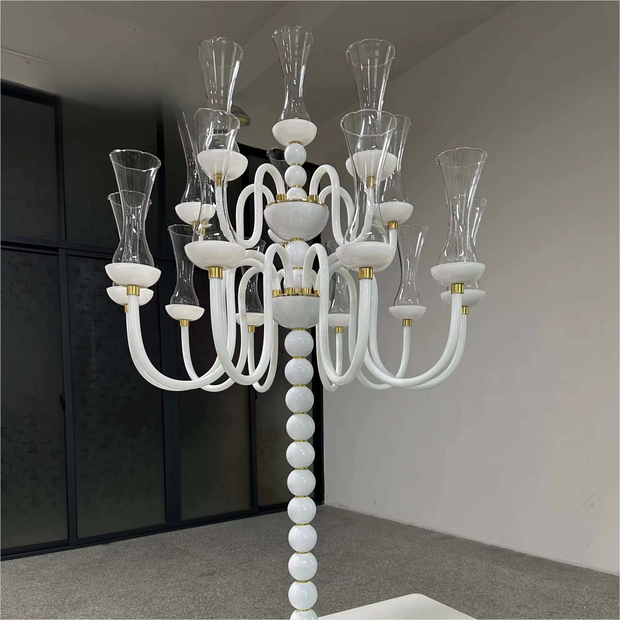 Grand support d'ouragan en verre de cristal blanc