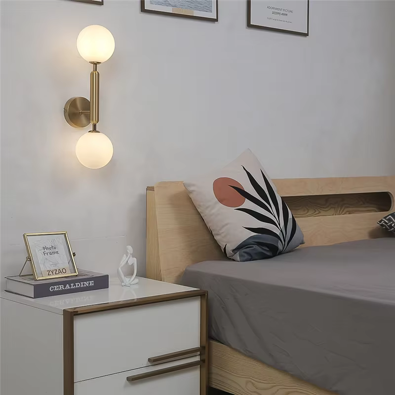 Applique murale boule de verre nordique, lampe de chevet de chambre à coucher, applique murale de fond de salon, éclairage intérieur LED avec ampoules boule blanche G9