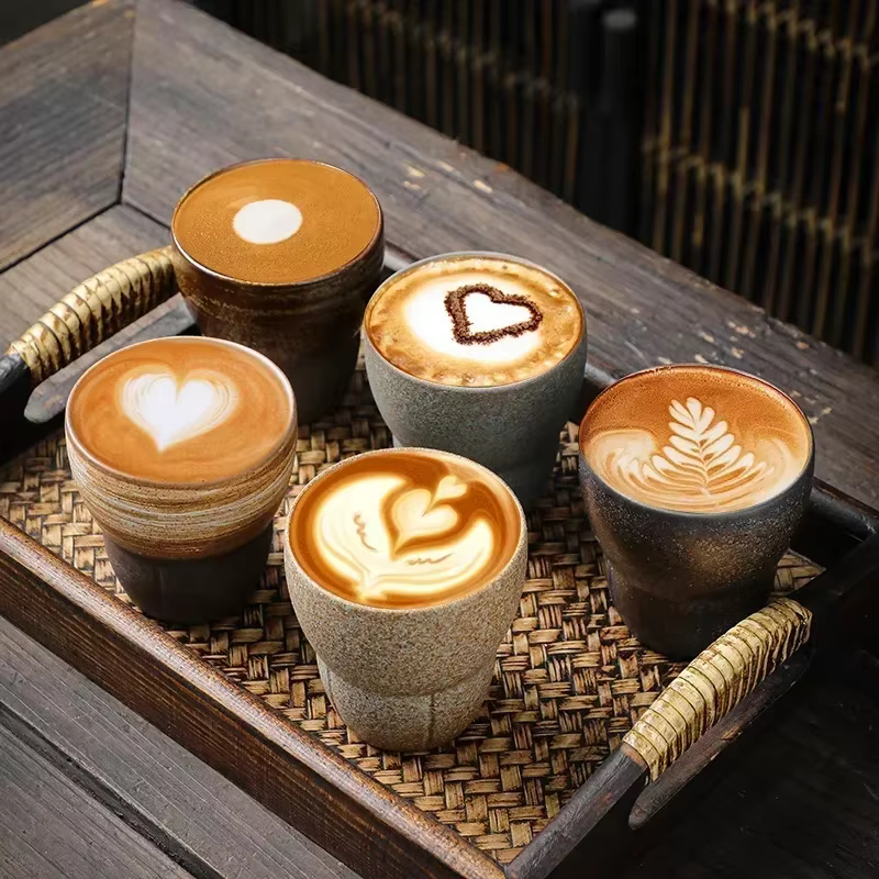 Tasse à café expresso en poterie grossière de style japonais