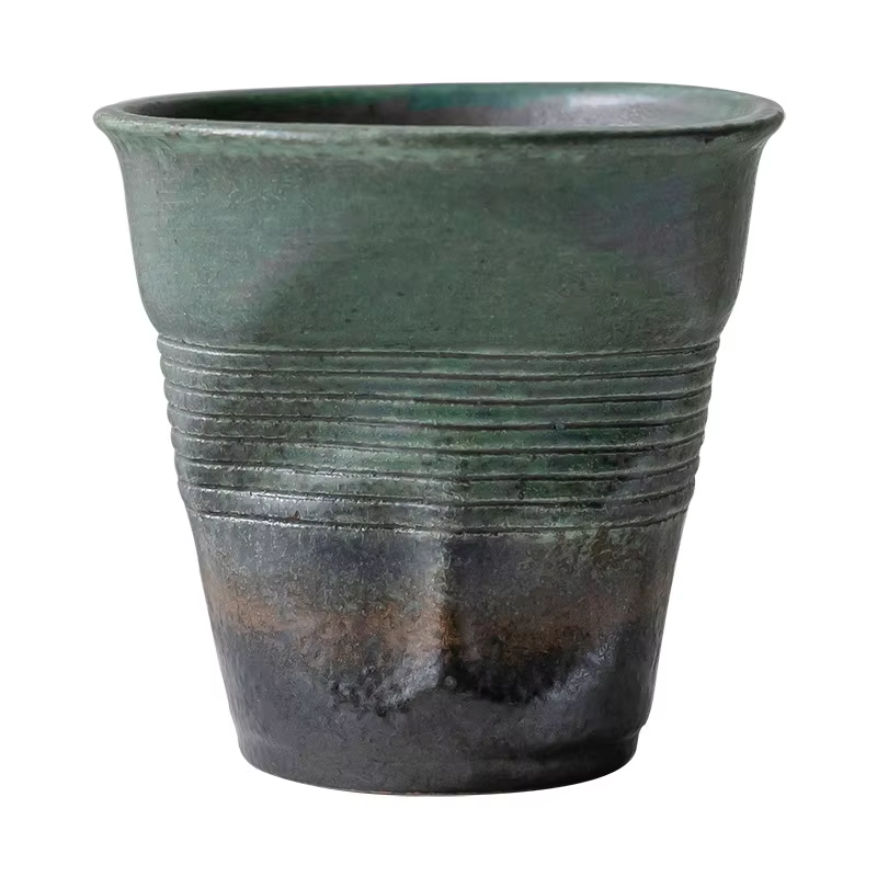 Tasse à café en poterie brute