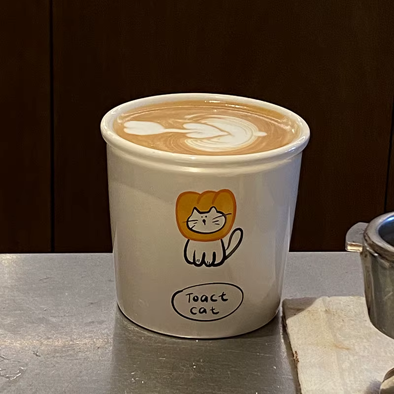 Tasse à café en céramique avec chaton toast de dessin animé mignon