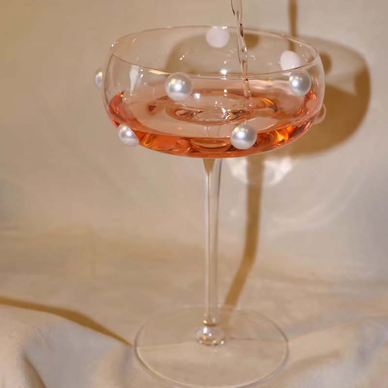Verre à Champagne orné de perles fait à la main